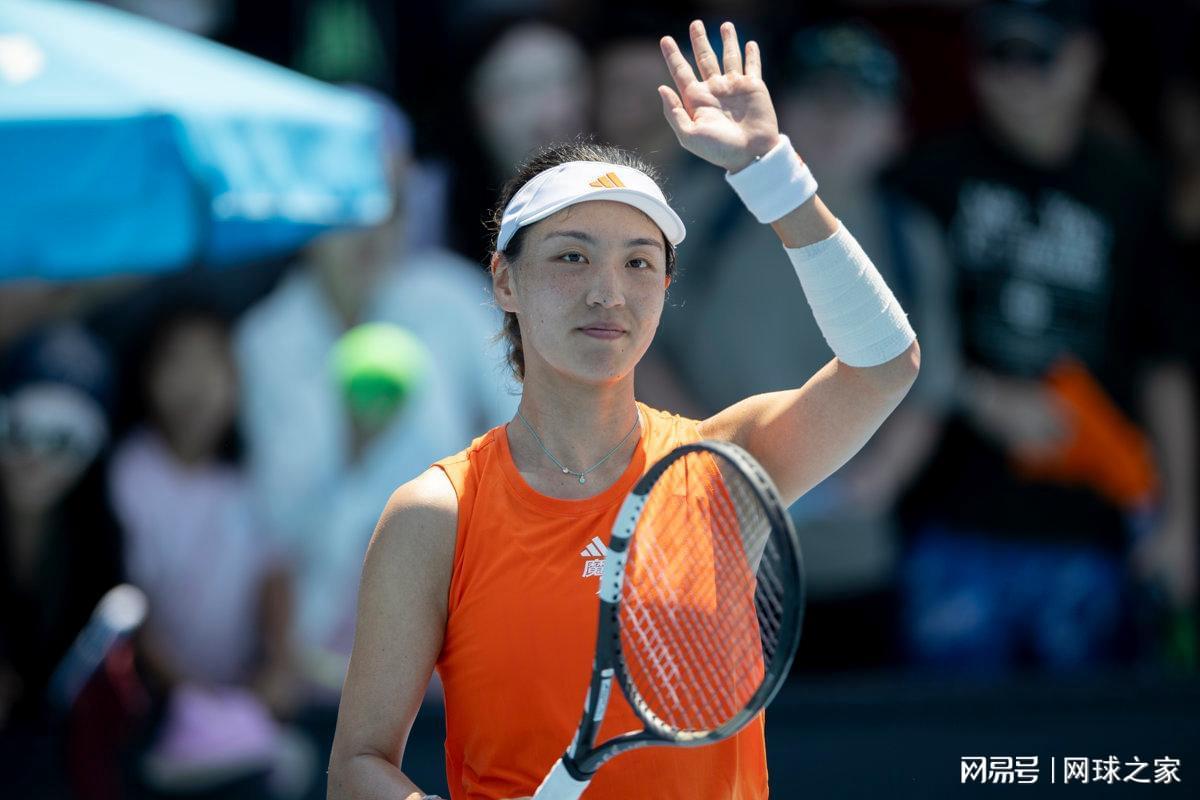 九游体育APP下载-又赢了！王欣瑜爆冷诺斯科娃创三项纪录，网友：霉地终变福地