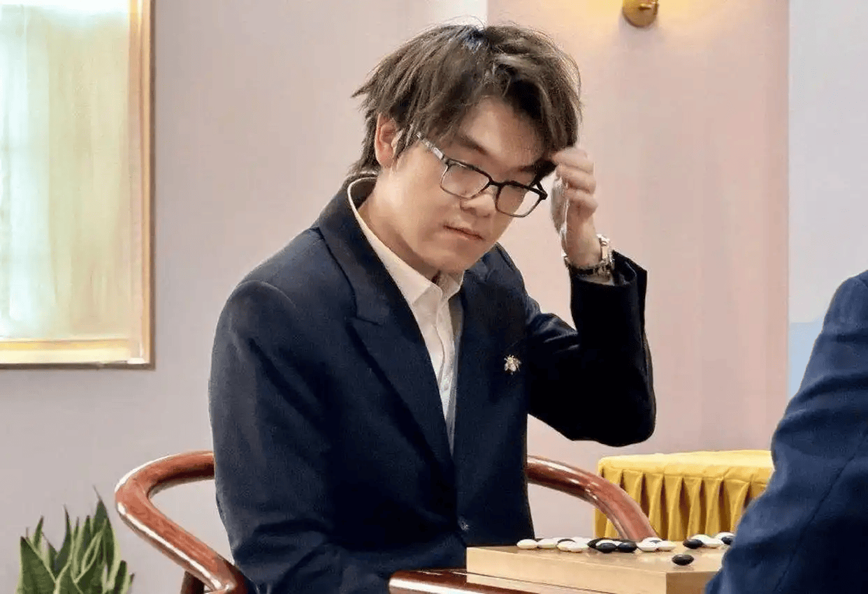 jiuyou.com-实力的比拼！柯洁，一步一个大坑跌入深渊，惨败不敌老对手朴廷桓