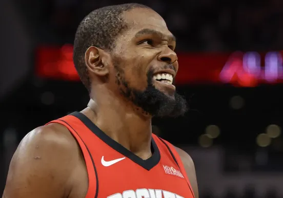 九游体育官方网站-火箭今日全队三分35投15中&amp;amp;命中率42.9%，而尼克斯仅29.4%